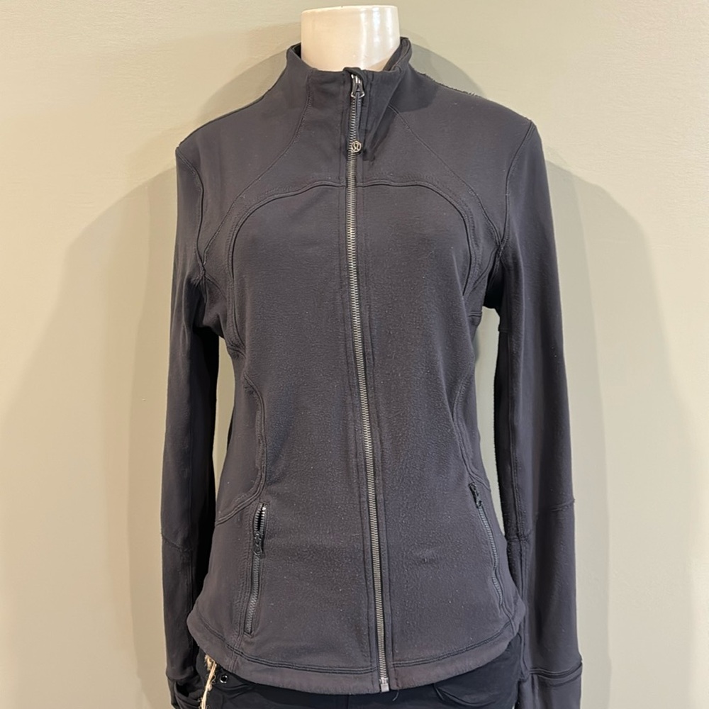 Lululemon / dark grey sweater size 12
